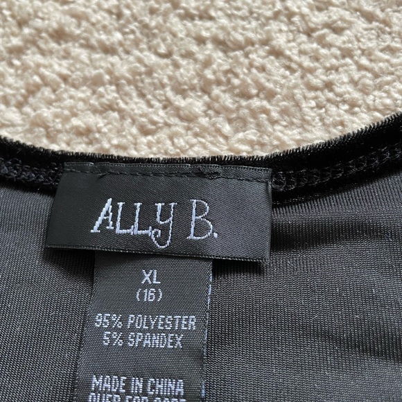 Ally B velvet bolero jacket, black size 16 - Picture 2 of 2
